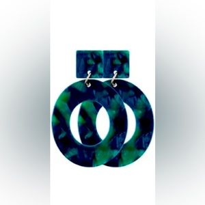 NWOT Statement Earrings